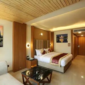 4* Hotel Omega - Central, Sec 45