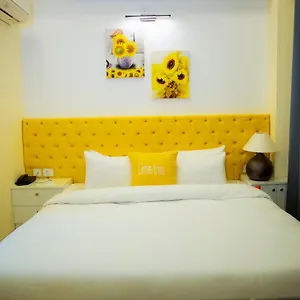 Отель Lime Tree Luxury - Service Near Artemis Hospital ,gurgaon
